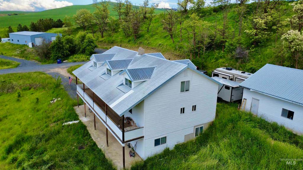 Photo of 1033 Blue Heron Lane, Moscow, ID 83843 (MLS # 98988347)
