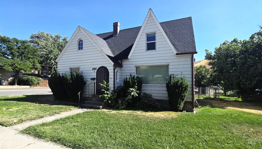 Photo of 1490 Main St, Pomeroy, WA 99347 (MLS # 99001400)