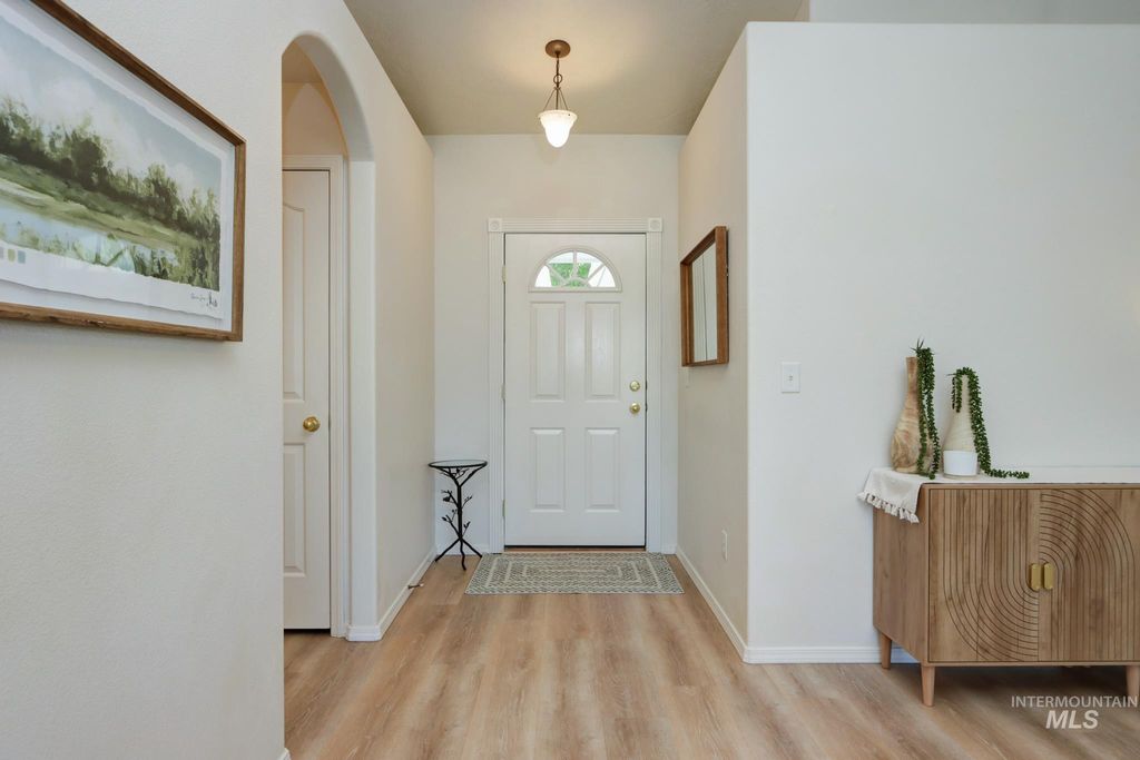 Photo of 9610 W Ben St, Boise, ID 83714 (MLS # 98986573)