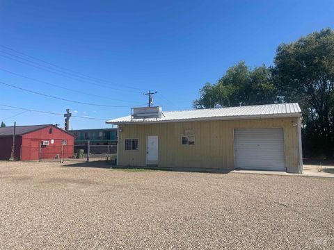 Photo of 14 N Oregon St, Ontario, OR 97914 (MLS # 98993504)