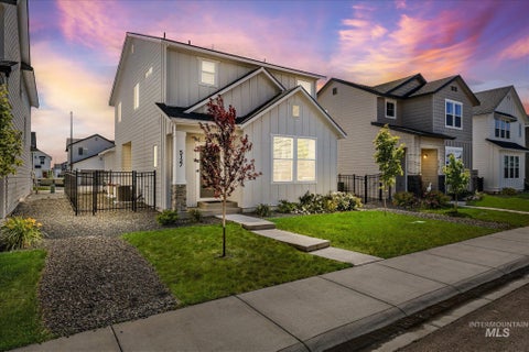 Photo of 5127 W Avilla Dr, Meridian, ID 83646 (MLS # 98989762)
