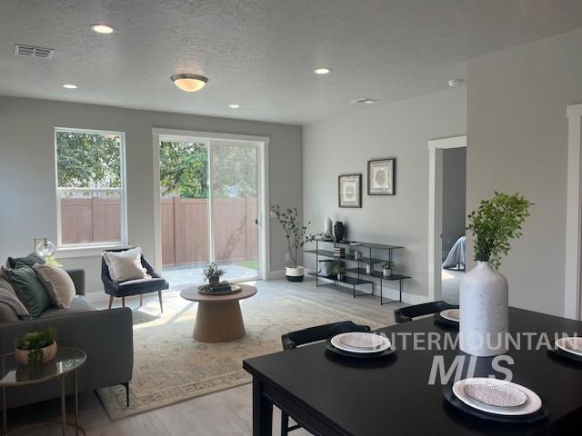 1471 E Prairiefire St