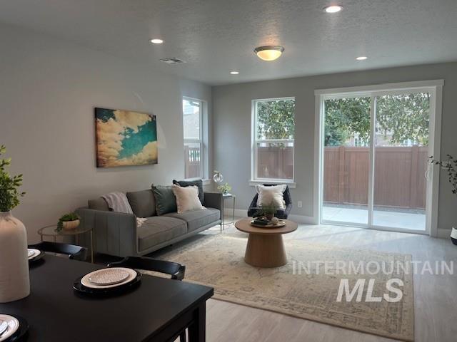 1471 E Prairiefire St