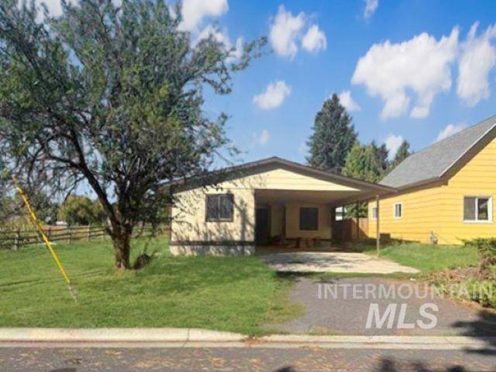 Photo of 1920 E F St, Moscow, ID 83843 (MLS # 98963315)