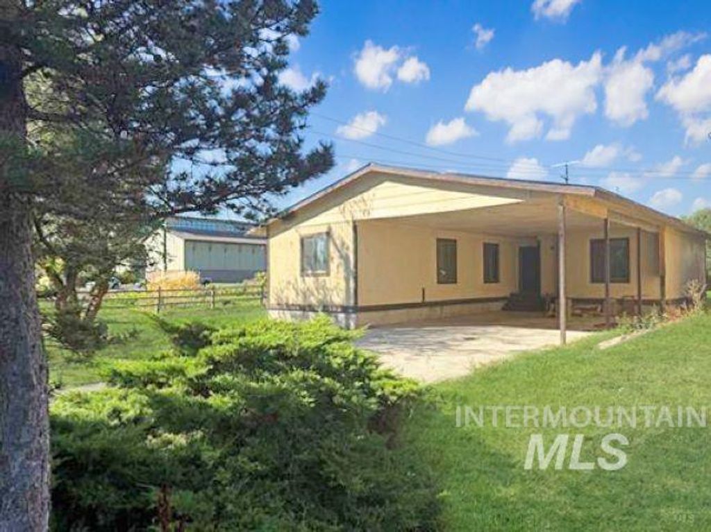 Photo of 1920 E F St, Moscow, ID 83843 (MLS # 98963315)