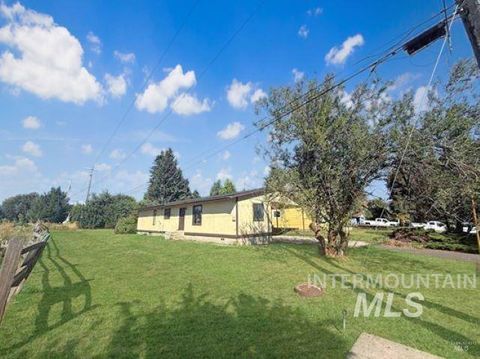 1920 E F St Moscow ID 83843