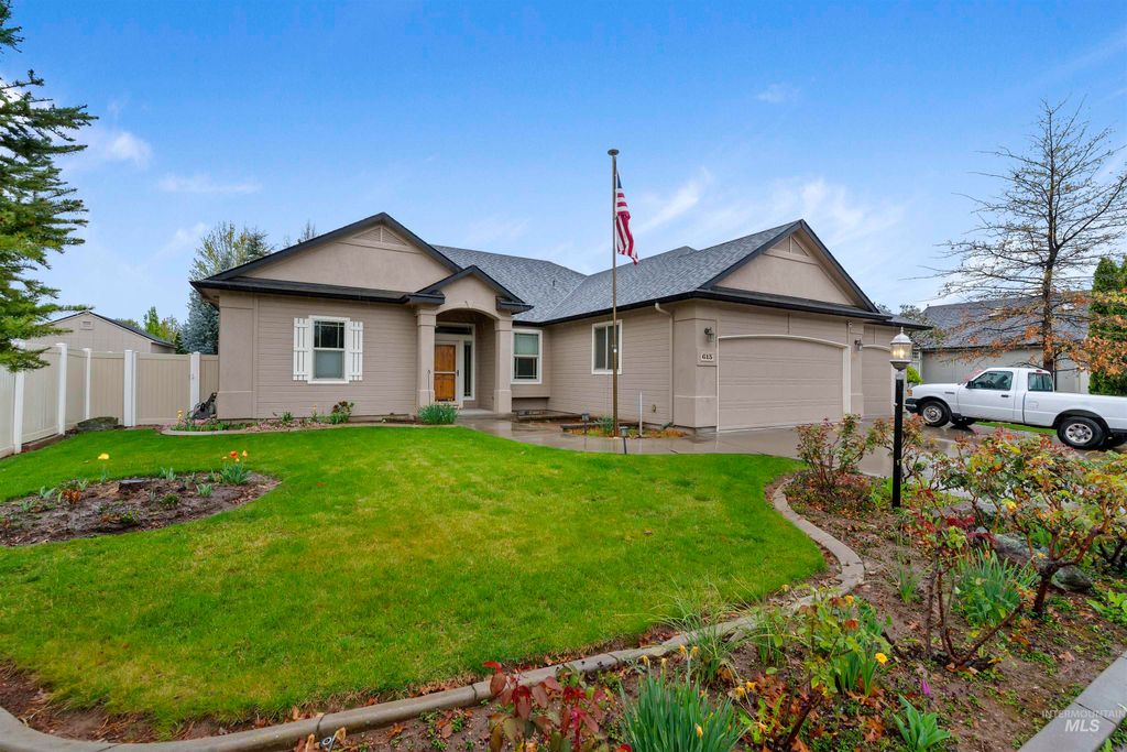 Photo of 615 W Yosemite Dr, Meridian, ID 83646 (MLS # 98982314)