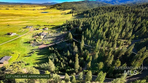 Photo of 17 Hondo Ln, Donnelly, ID 83615 (MLS # 98991559)