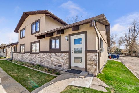 145, 147, 149 Robbins St Twin Falls ID 83301