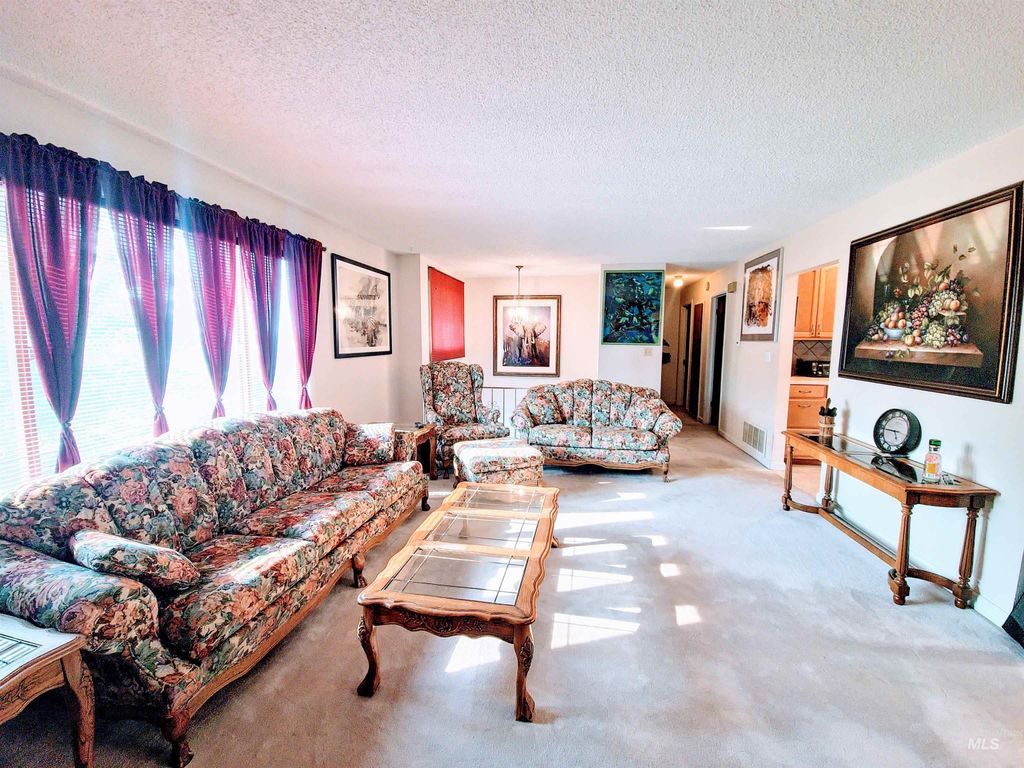 Photo of 1915 13th St, Lewiston, ID 83501 (MLS # 98959300)