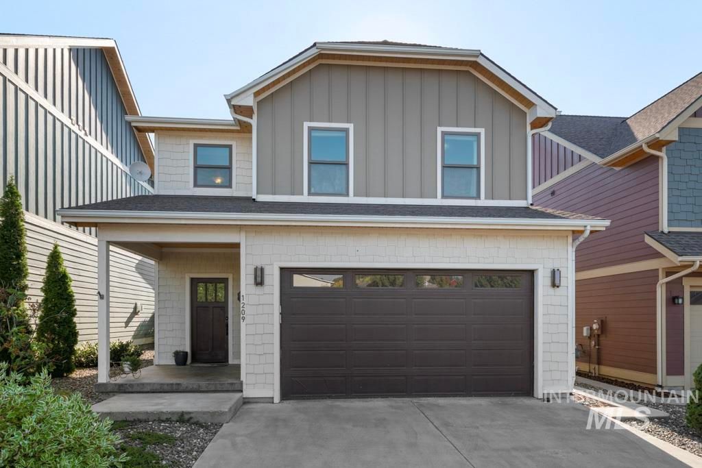 Photo of 1209 Wiltshire Dr, Moscow, ID 83843 (MLS # 98963297)
