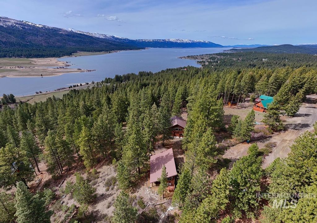 Photo of 461 Hilltop Road, Cascade, ID 83611 (MLS # 98984899)