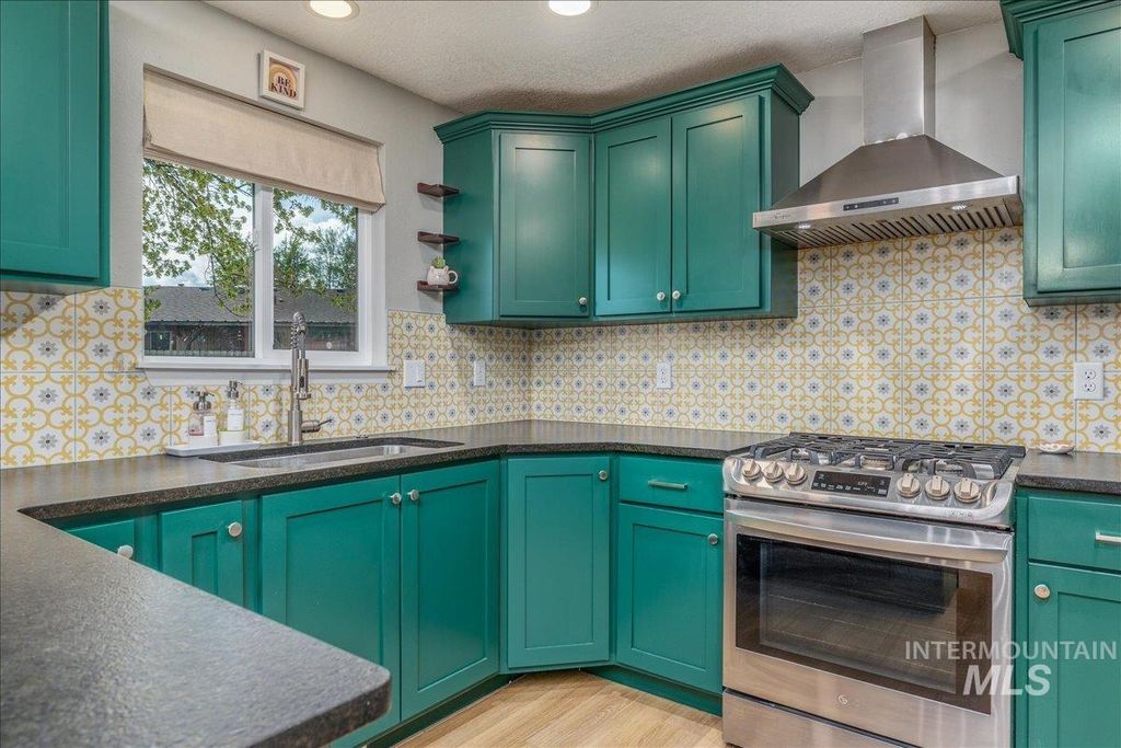 Photo of 10809 W Hinsdale St, Boise, ID 83713 (MLS # 98982652)