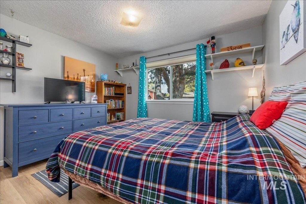 Photo of 10809 W Hinsdale St, Boise, ID 83713 (MLS # 98982652)