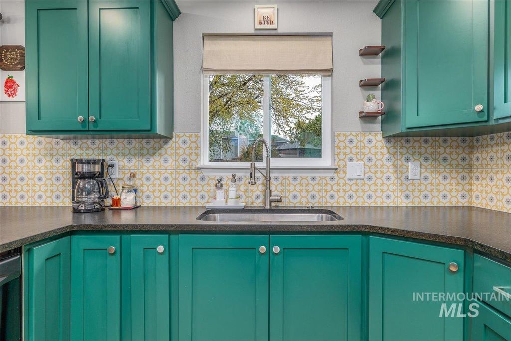 Photo of 10809 W Hinsdale St, Boise, ID 83713 (MLS # 98982652)