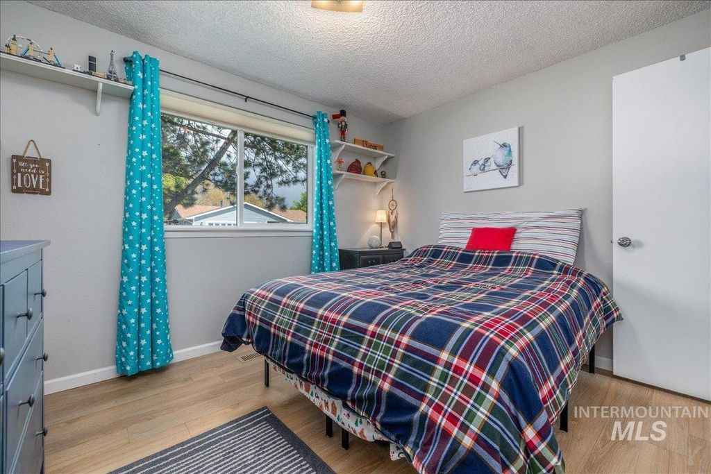 Photo of 10809 W Hinsdale St, Boise, ID 83713 (MLS # 98982652)