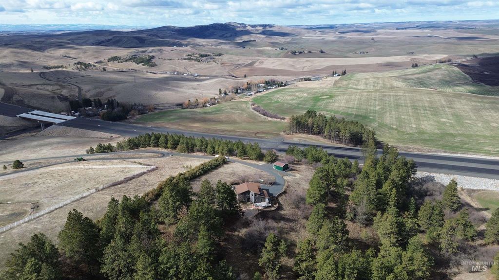 Photo of 1096 Eid Rd, Moscow, ID 83843 (MLS # 98940462)
