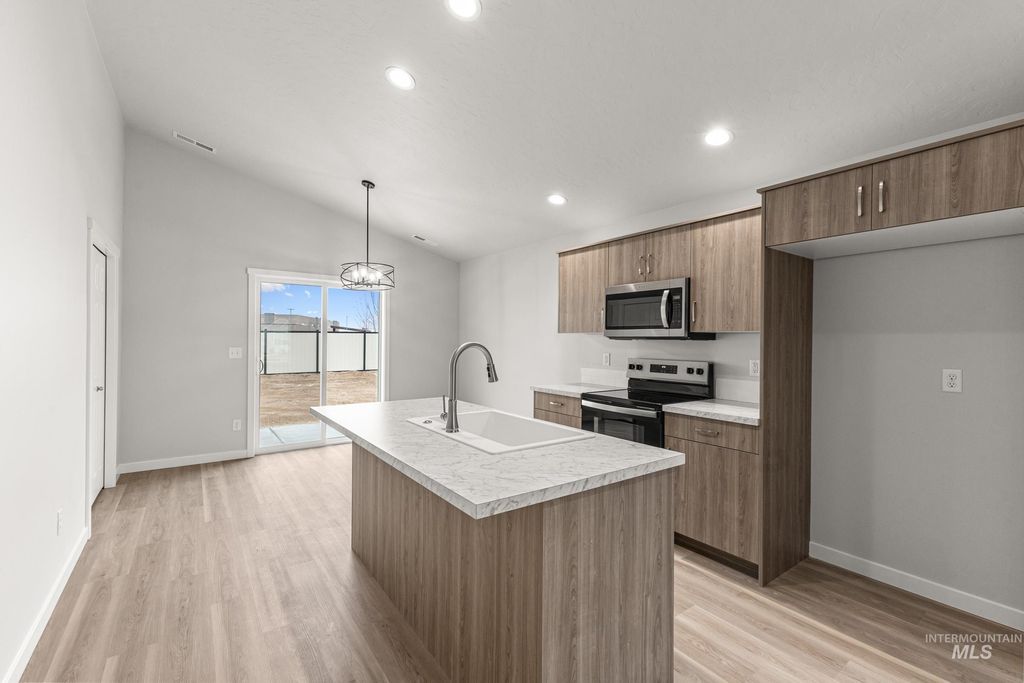 Photo of 4112 Austin St, Caldwell, ID 83605 (MLS # 98981865)