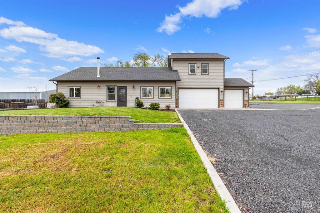 Photo of 3810 21st St, Lewiston, ID 83501 (MLS # 98982267)