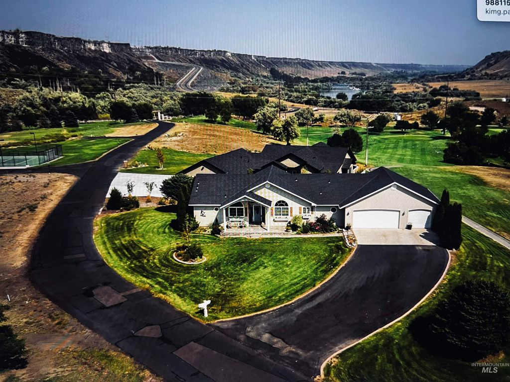 Photo of 113 Clear Lake Ln, Buhl, ID 83316 (MLS # 98970952)