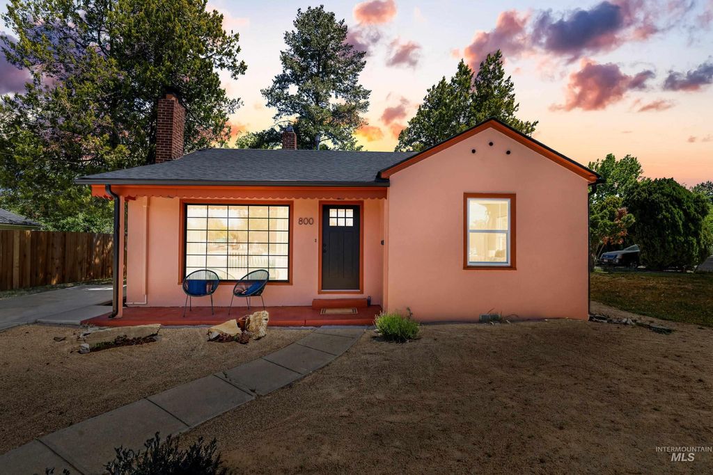 Photo of 800 S Robert St, Boise, ID 83705 (MLS # 98986977)