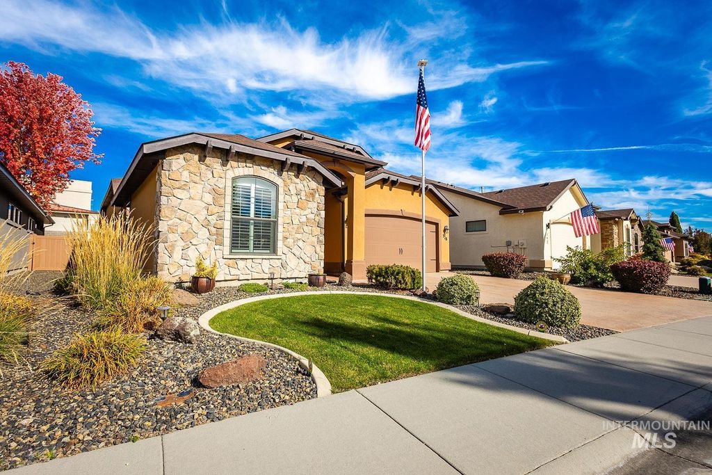 Photo of 178 E. Rio Colinas Dr, Meridian, ID 83646 (MLS # 98976696)
