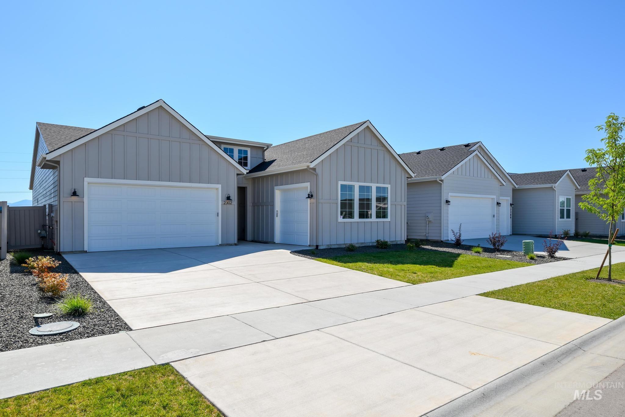 2568 N Leatherwood Ave