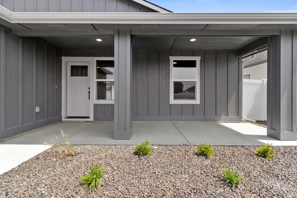 Photo of 310 N 11th. St, Parma, ID 83660 (MLS # 98988856)