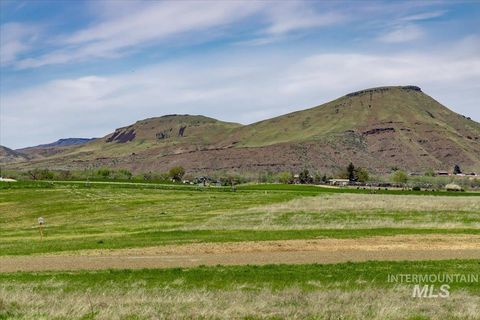 Photo of 3935 Jake Lane, Emmett, ID 83617 (MLS # 98982233)