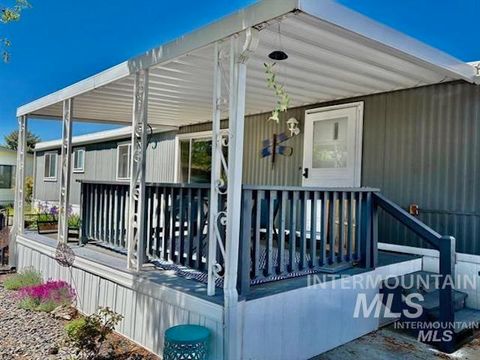 Photo of 5573 Fairfax Ln, Boise, ID 83714 (MLS # 98976353)