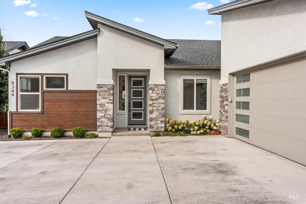 Photo of 8344 W Meltwater Lane, Eagle, ID 83616 (MLS # 98963678)
