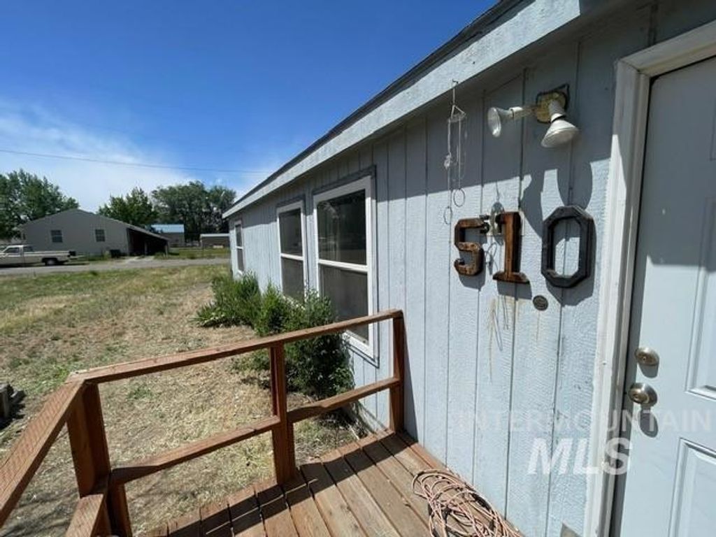 Photo of 510 E Arthur Ave, Glenns Ferry, ID 83623 (MLS # 98947222)