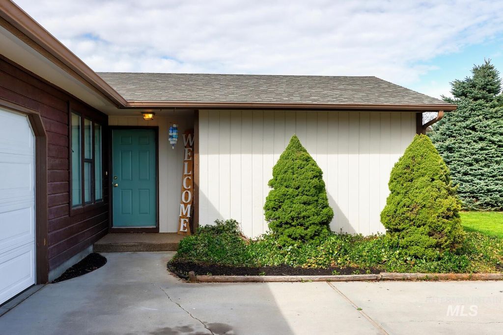 Photo of 2820 Apollo Place, Caldwell, ID 83605 (MLS # 98980427)