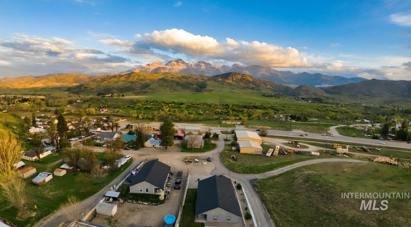 109 3rd Street Circle