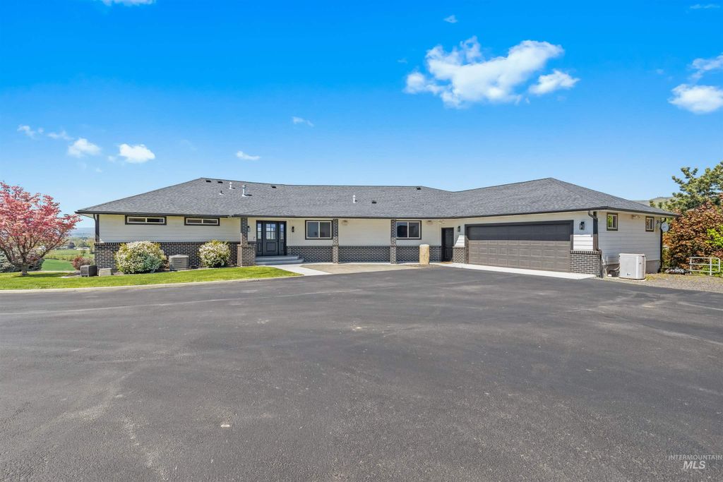 Photo of 3360 E Main Street, Lewiston, ID 83501 (MLS # 98983950)