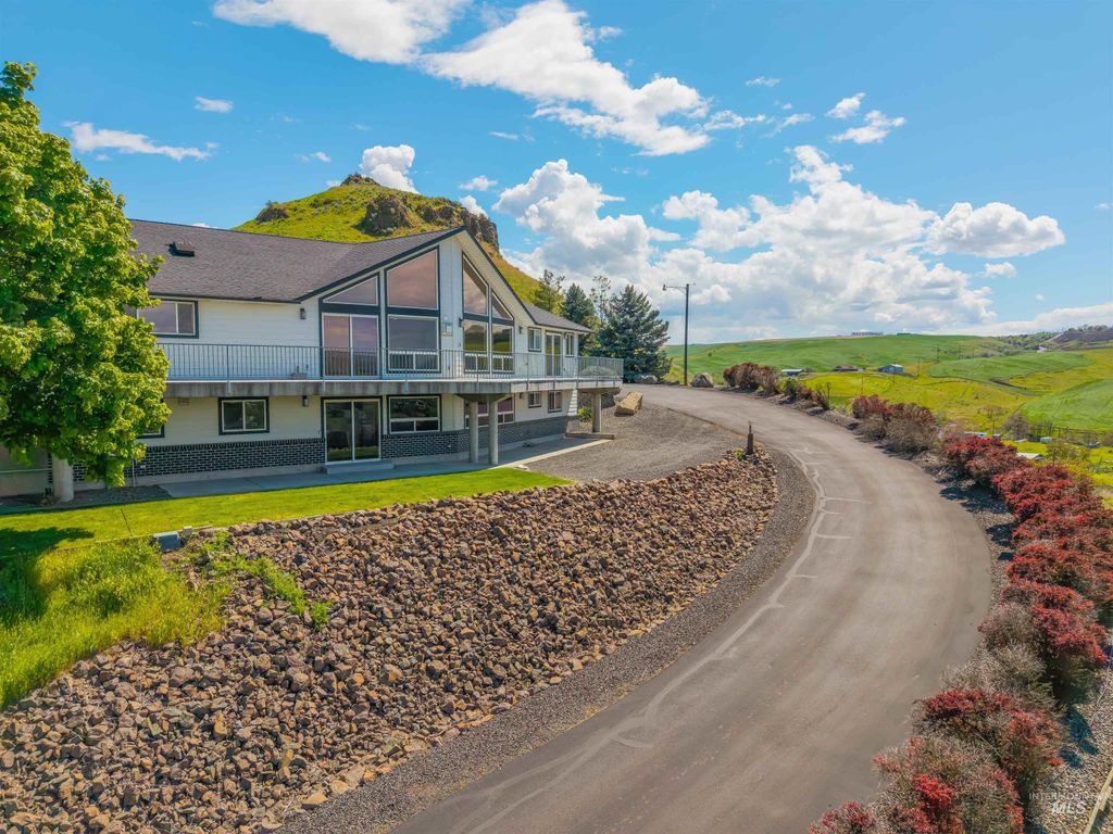 Photo of 3360 E Main Street, Lewiston, ID 83501 (MLS # 98983950)