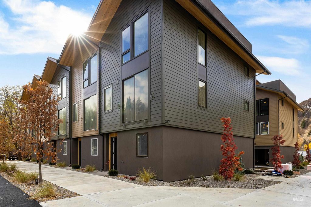 Photo of 317 N River Street Unit 4 St, Hailey, ID 83333 (MLS # 98968635)