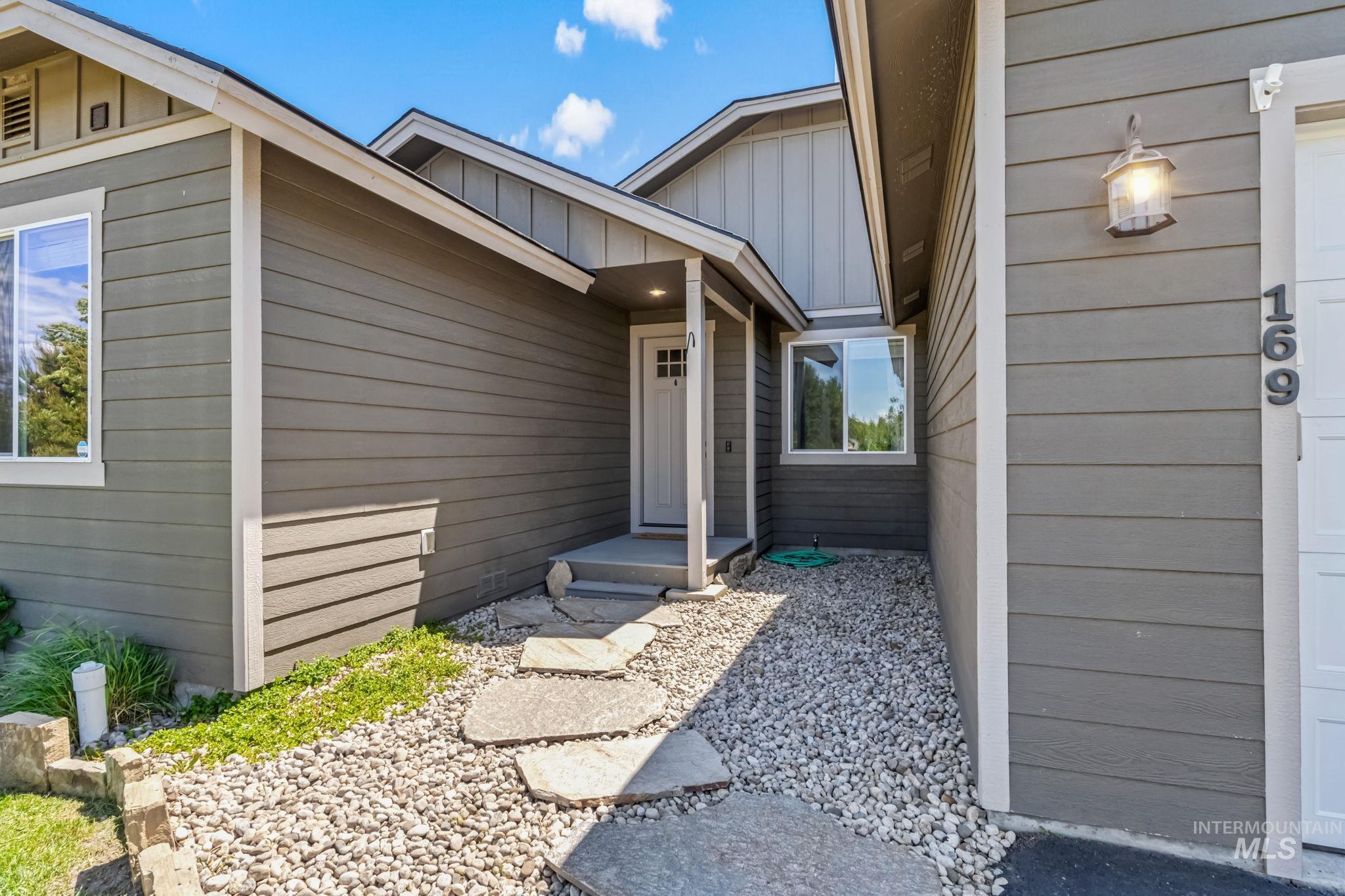 169 Meadow Pl