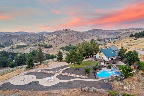 7756 N Basin Way Boise ID 83714