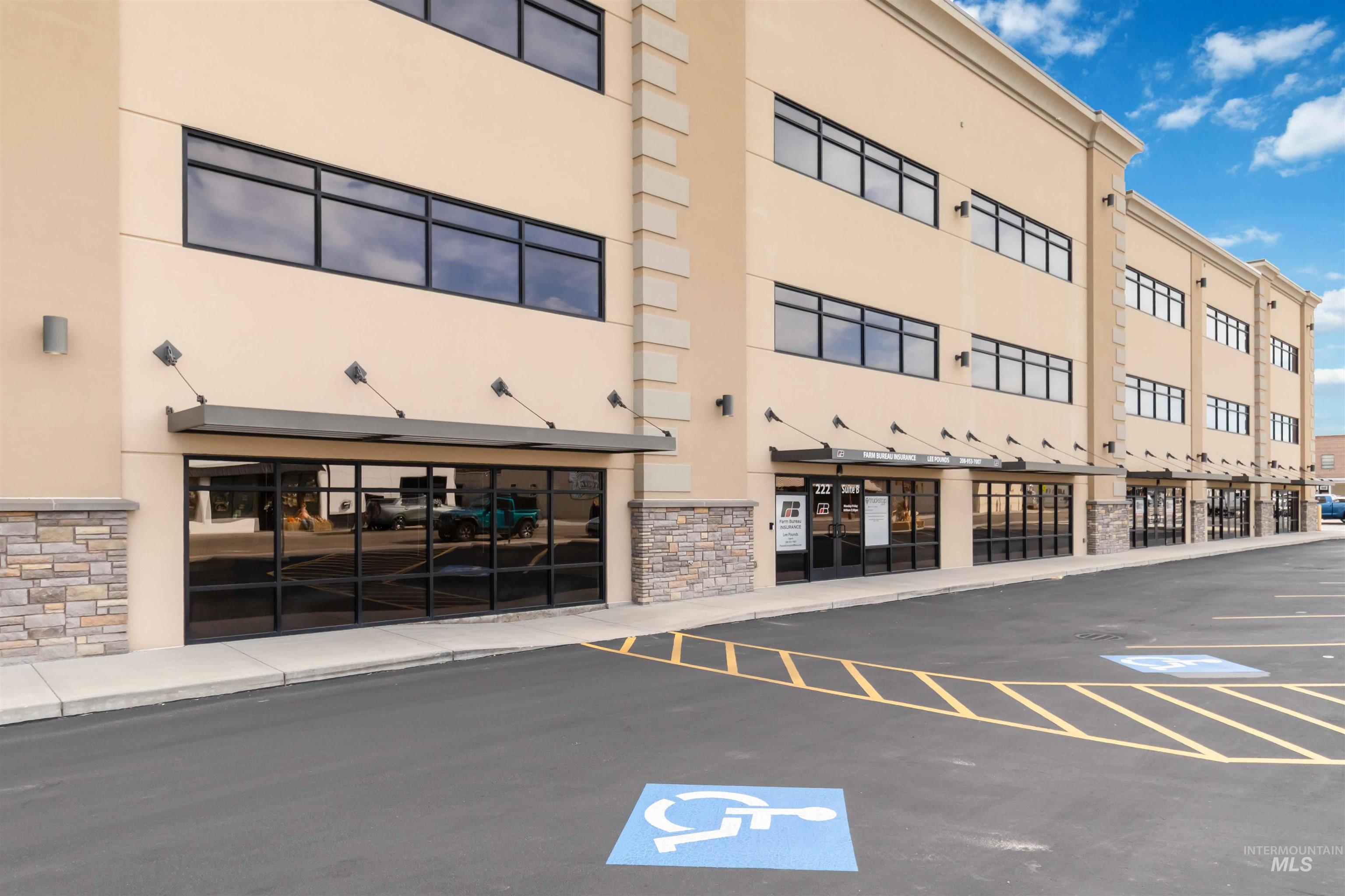 View of apartment building / complex