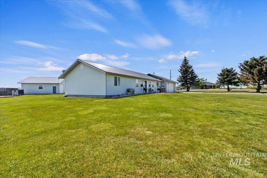 Photo of 3752 N 1200 E, Buhl, ID 83316 (MLS # 98952371)