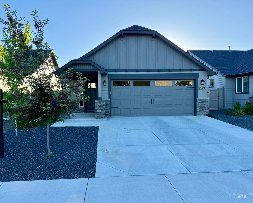 Photo of 3337 NW 13th Ave, Meridian, ID 83646 (MLS # 98986389)