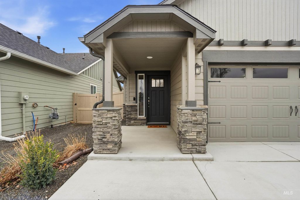 Photo of 3337 NW 13th Ave, Meridian, ID 83646 (MLS # 98986389)