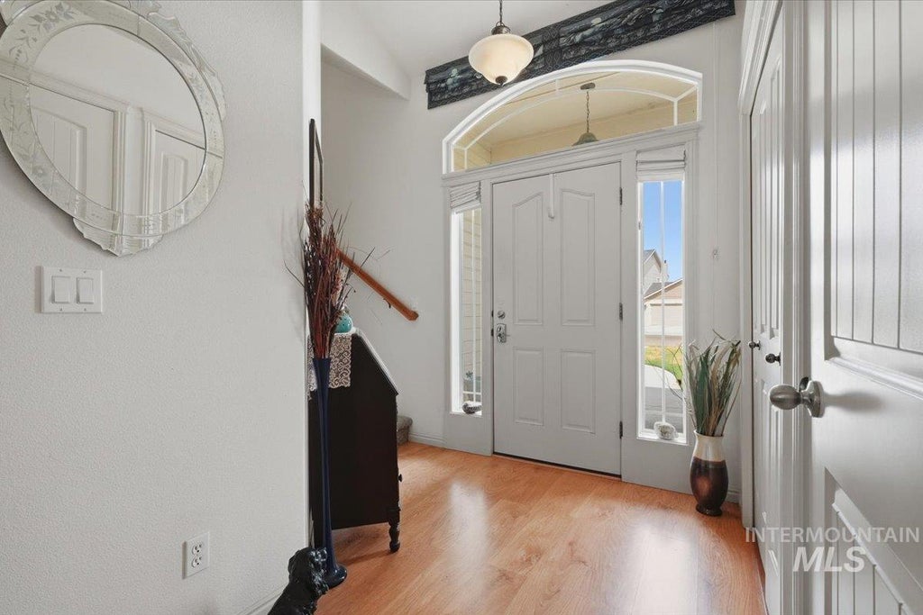 Photo of 1907 W Summerwind Dr, Nampa, ID 83651 (MLS # 98999472)
