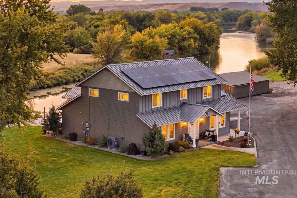 Photo of 7900 Elmore Rd, Fruitland, ID 83619 (MLS # 99001307)