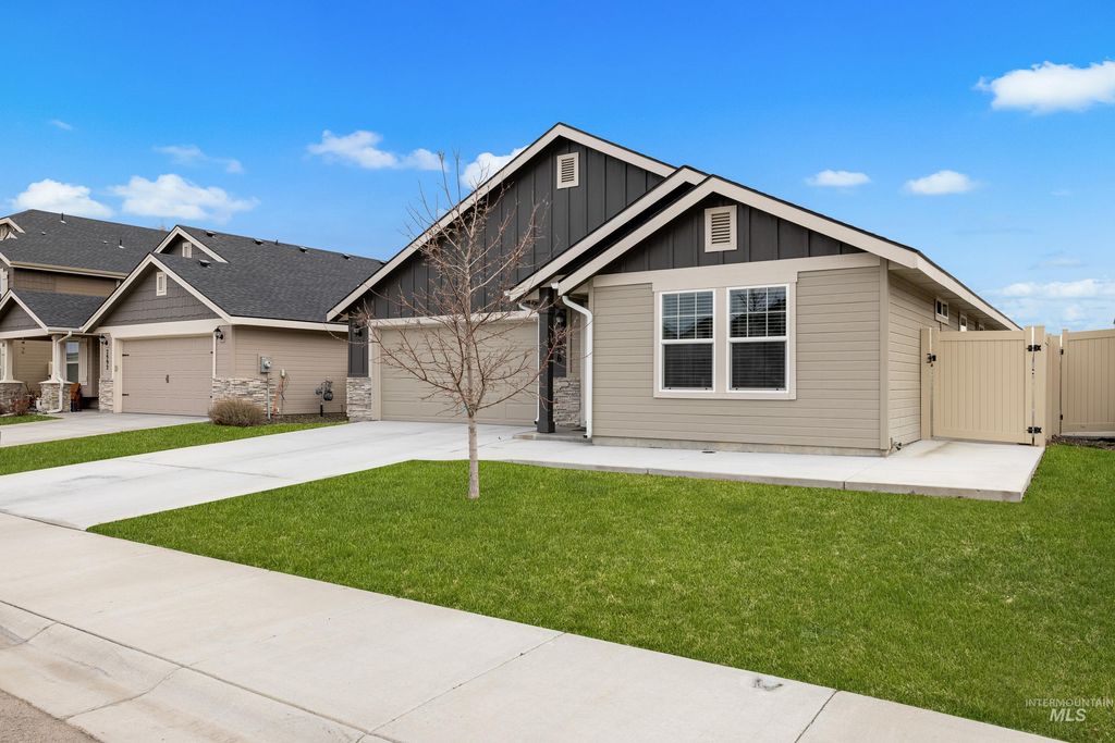 Photo of 2976 N Rapid Creek Pl, Kuna, ID 83634 (MLS # 98976119)