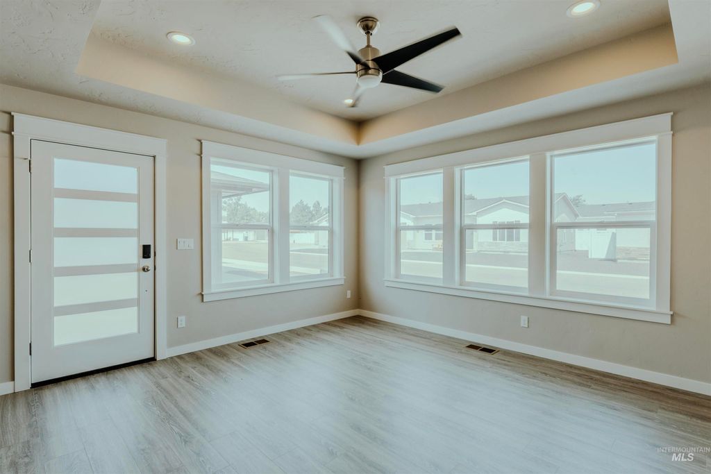Photo of 1216 Phillips Circle, Ontario, OR 97914 (MLS # 98962189)