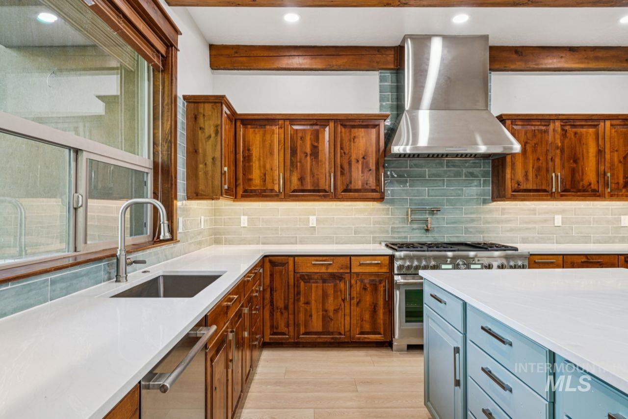 1674 S Water Leaf Ave