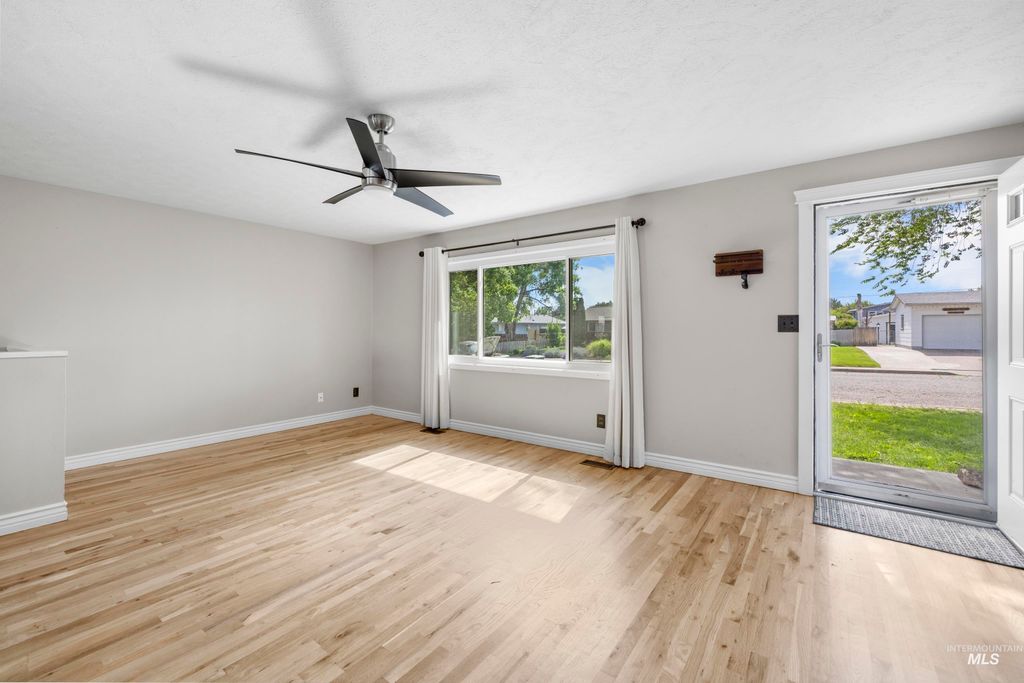 Photo of 1790 N 7th E, Mountain Home, ID 83647 (MLS # 98972440)