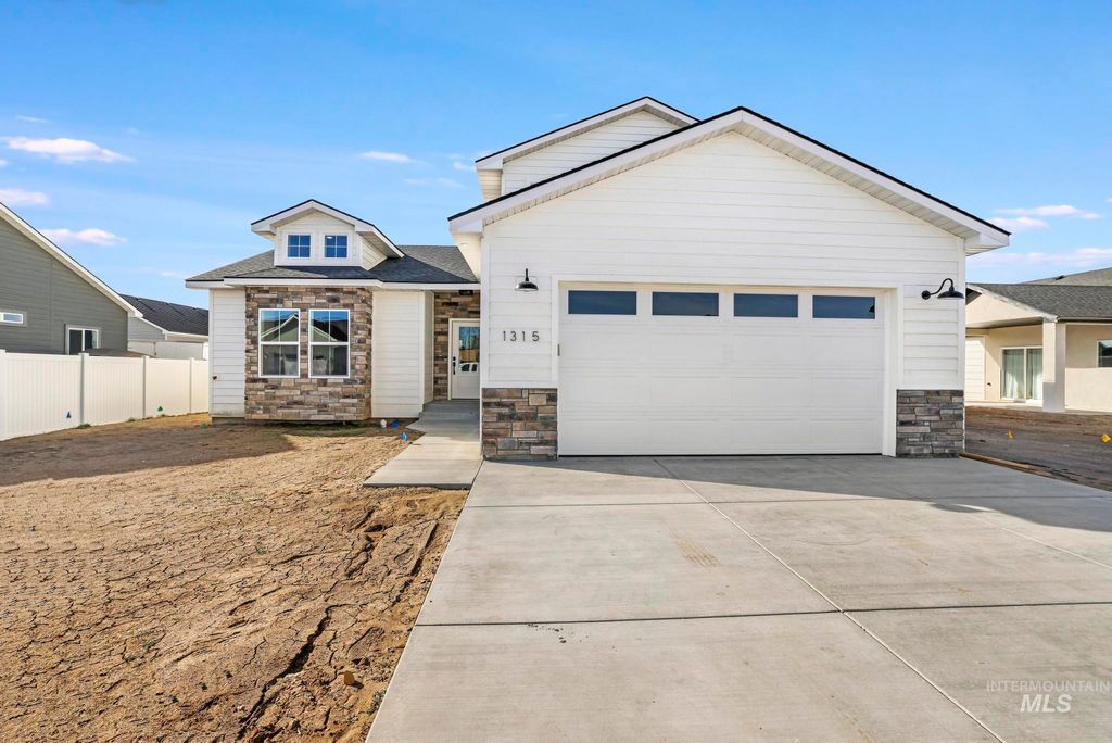 Photo of 1315 J Street, Rupert, ID 83350 (MLS # 98972702)